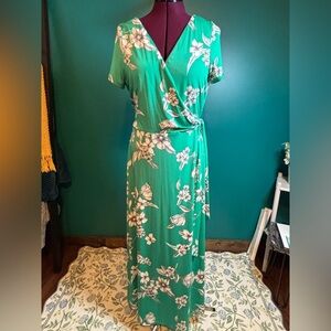 Studio Green V-Neck Maxi Dress